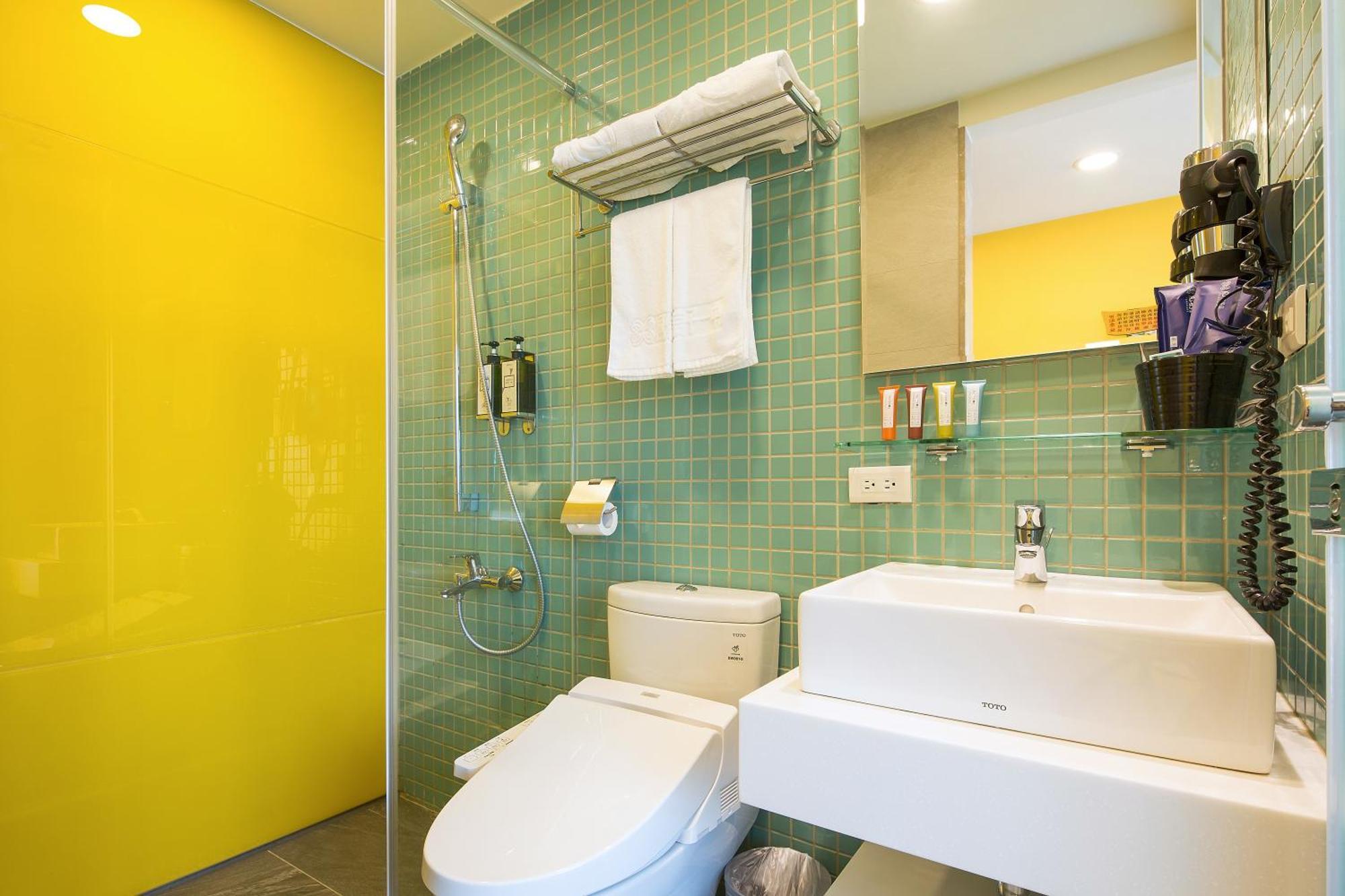 Check Inn Express Taichung Yizhong Exterior foto