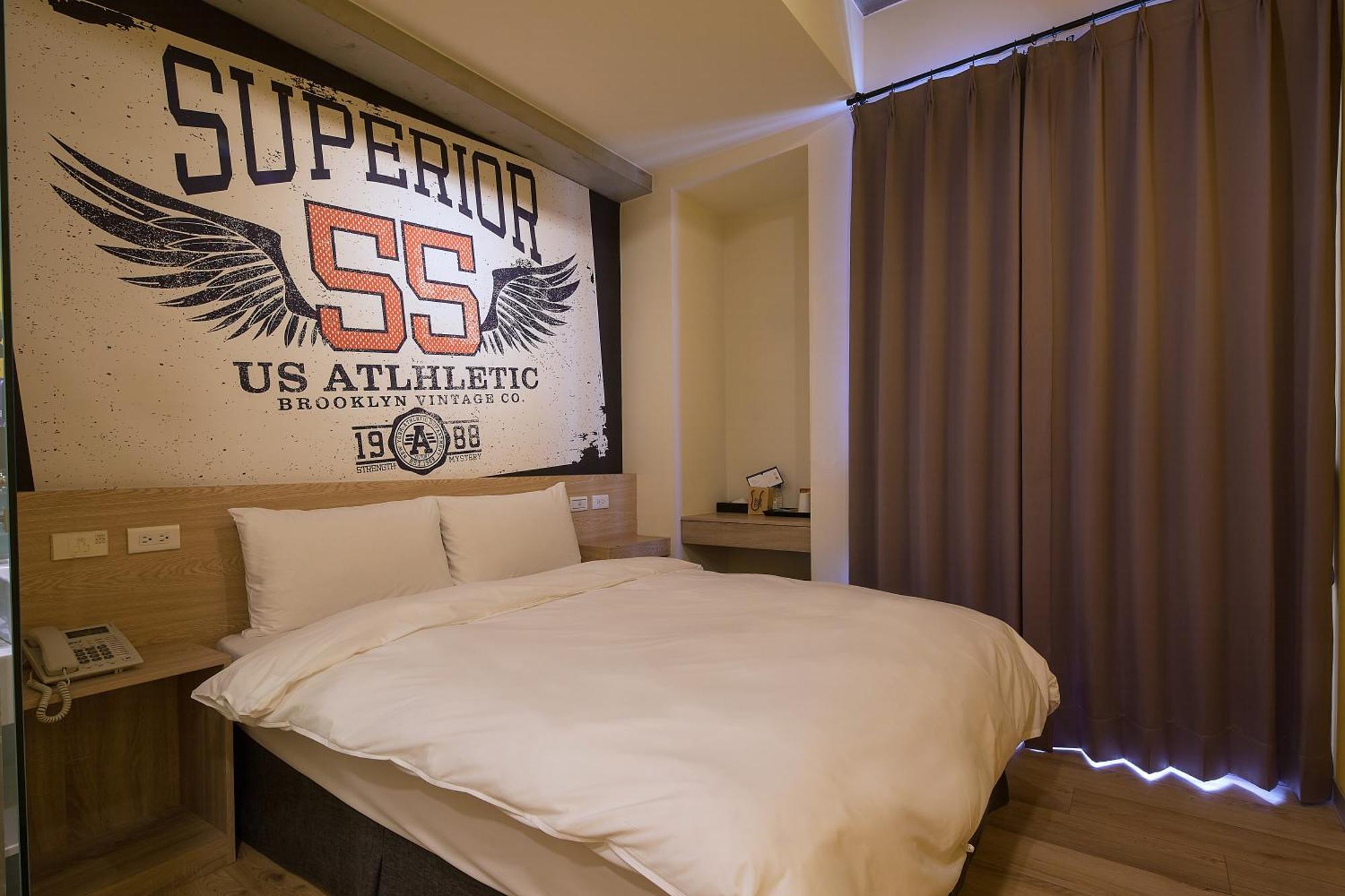 Check Inn Express Taichung Yizhong Exterior foto