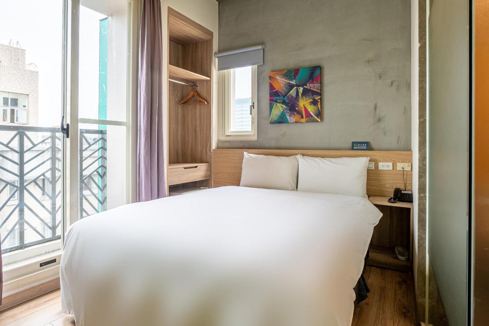 Check Inn Express Taichung Yizhong Exterior foto